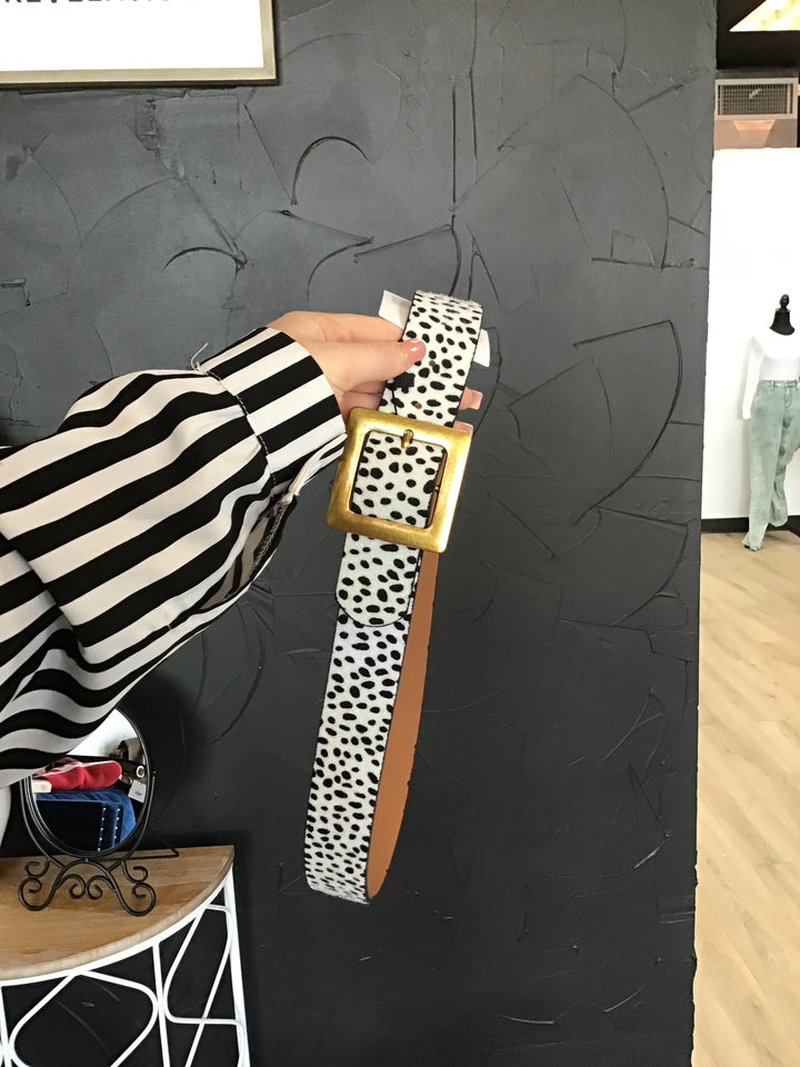 Oversized Square Buckle Belt