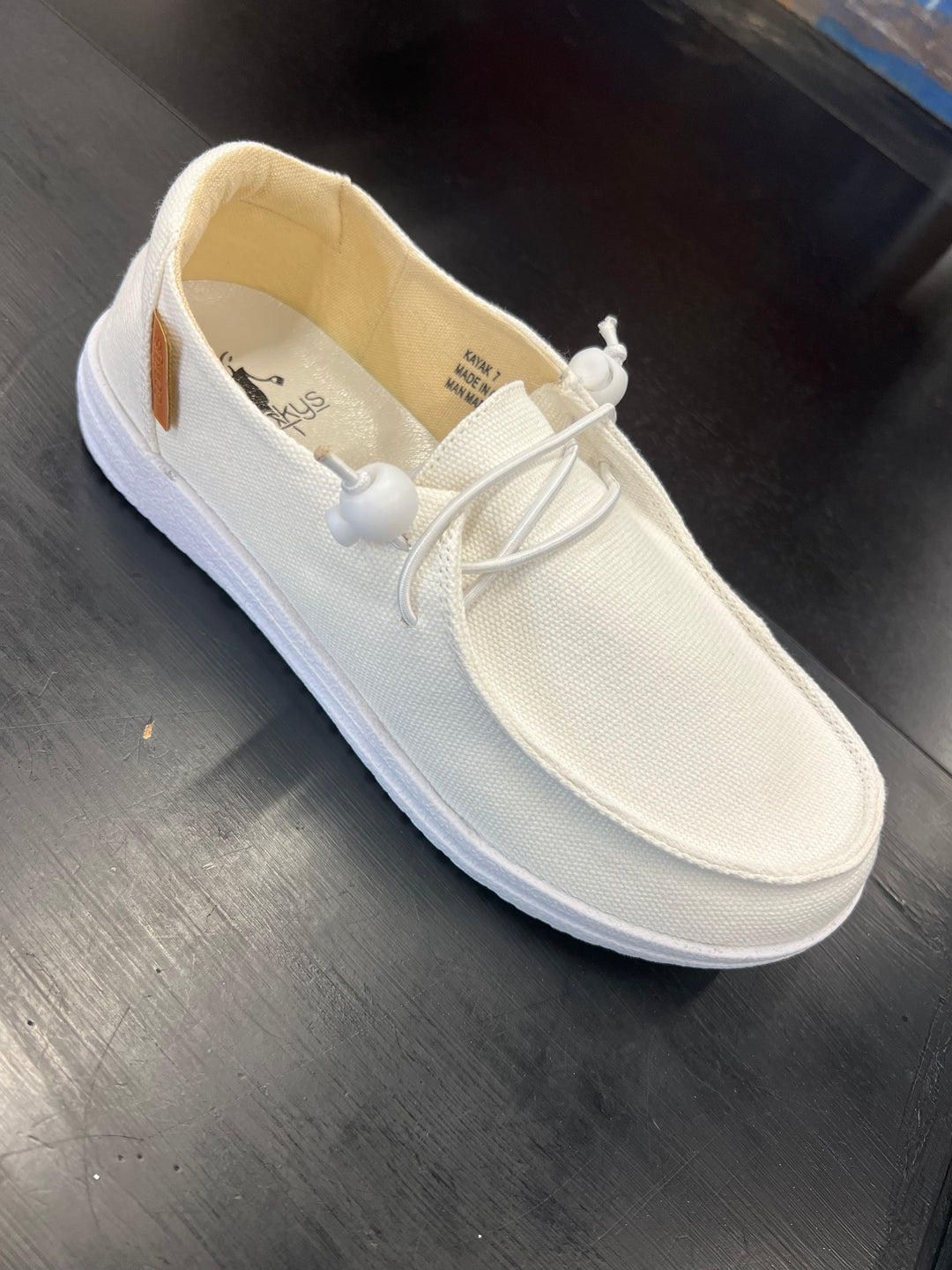 White Kayak Plain
