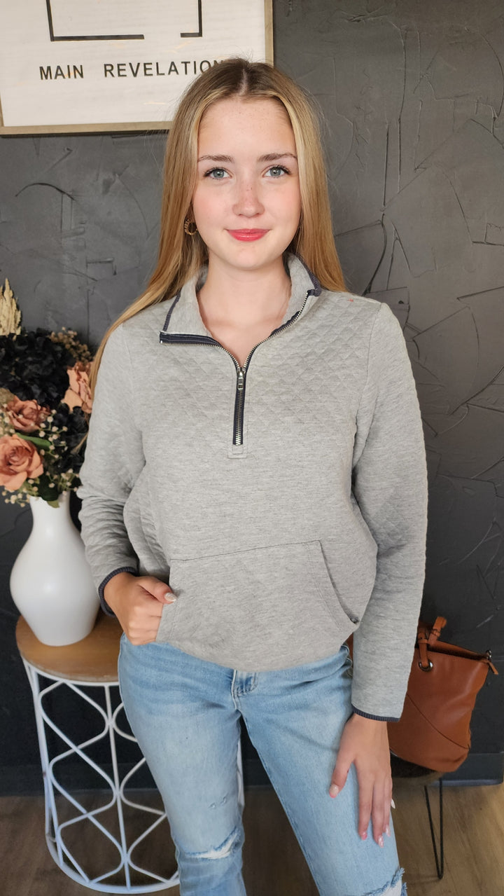 Quilted 1/2 Zip Gray Pullover