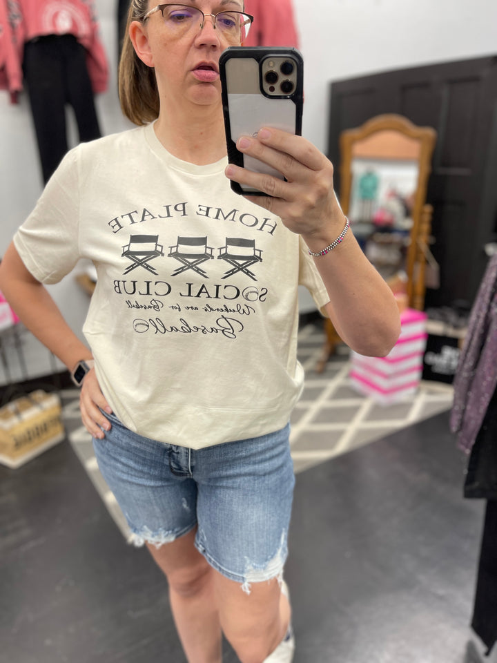 Distressed Bermuda Shorts JB 15259