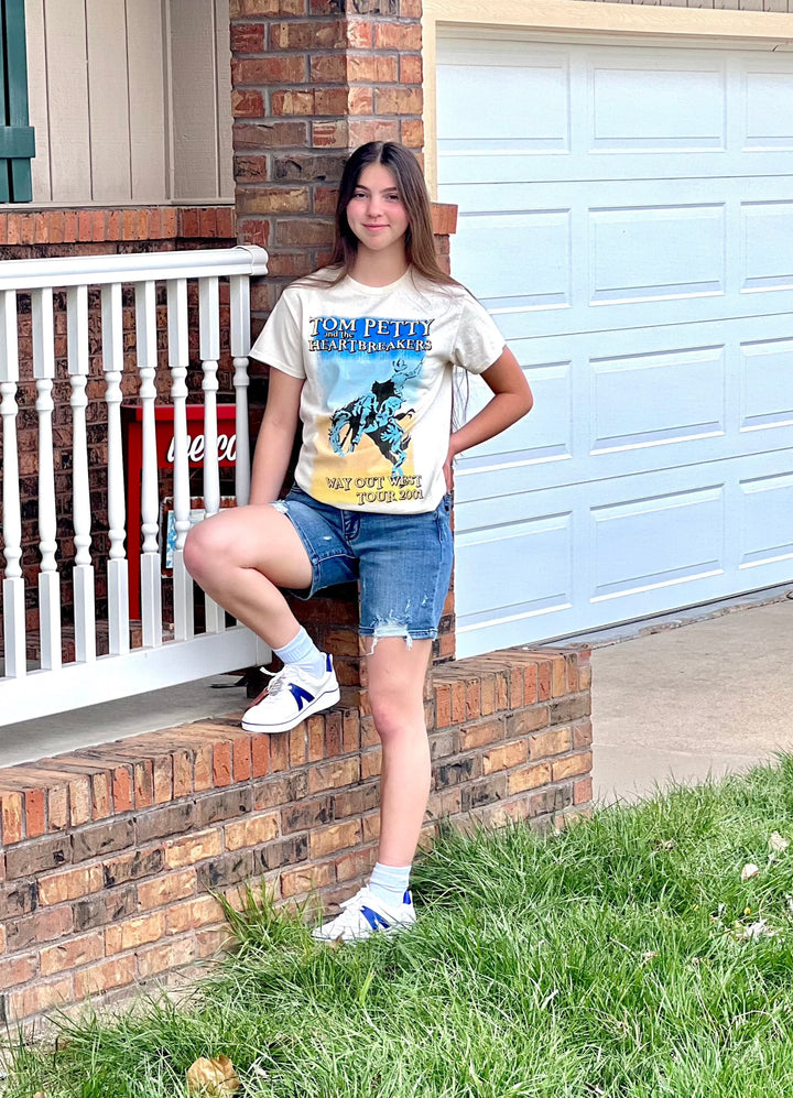Distressed Bermuda Shorts JB 15259